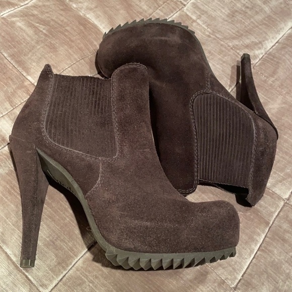 Pedro GARCIA Suede Booties size 7..5 - Picture 1 of 9